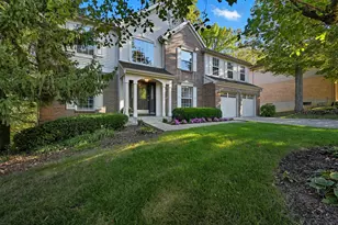 1918 Grovepointe Dr, Florence, KY 41042 - Photo 2