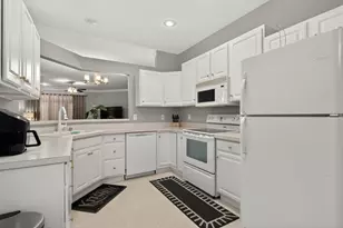 2695 St Charles Cir, Union, KY 41091 - Photo 6