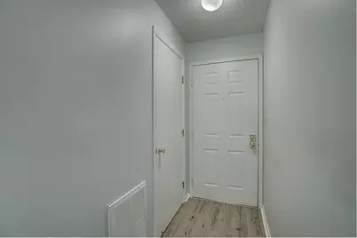 100 Creekwood Drive #8, Wilder, KY 41071 - Photo 2