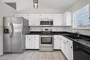 554 Ripple Creek Dr, Elsmere, KY 41018 - Photo 8