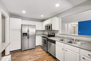 198 Langshire Ct, Florence, KY 41042 - Photo 6