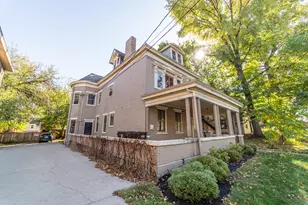 526 Greenup St, Covington, KY 41011 - Photo 2