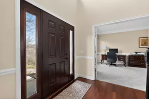 1174 Crosspointe Dr, Hebron, KY 41048 - Photo 2