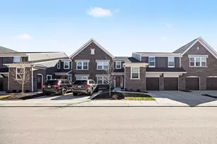 648 Foxhill Dr, Crescent Springs, KY 41017 - Photo 1