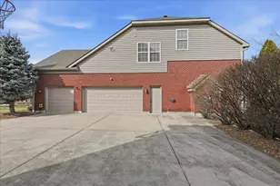 913 Ashridge Ct, Erlanger, KY 41018 - Photo 2