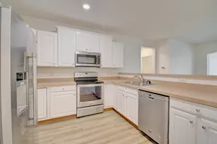 379 Southwind Ln, Ludlow, KY 41016 - Photo 4