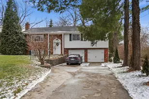 2533 Frank St, Villa Hills, KY 41017 - Photo 1