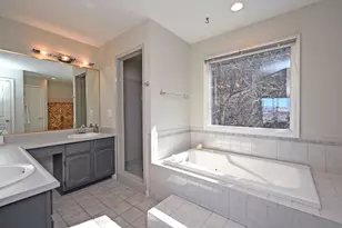 651 Pointe Benton Ln, Covington, KY 41014 - Photo 38