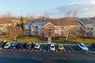 157 Saddlebrook Ln, Florence, KY 41042 - Photo 2