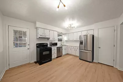 2237 Wideview Dr Drive, Covington, KY 41011 - Photo 8