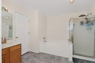 7075 Glen Kerry Ct, Florence, KY 41042 - Photo 12