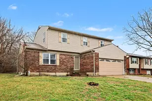 7775 Cedar Wood Cir, Florence, KY 41042 - Photo 2