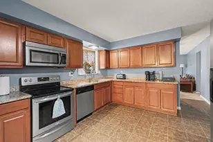 7775 Cedar Wood Cir, Florence, KY 41042 - Photo 8