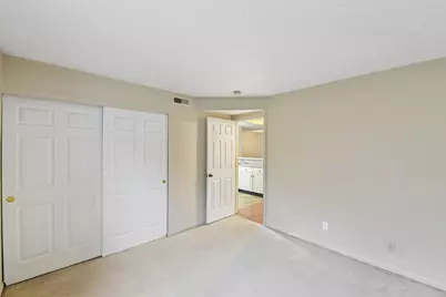 2097 Clareglen Drive #102, Crescent Springs, KY 41017 - Photo 10