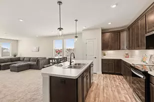 713 Somerset Blvd, Florence, KY 41042 - Photo 4