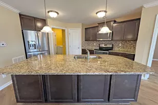 2619 Paragon Mill Dr, Burlington, KY 41005 - Photo 1