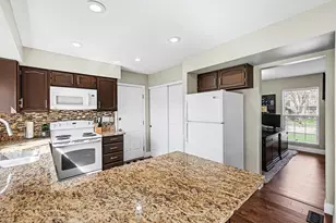 2131 Silverwood Ct, Florence, KY 41042 - Photo 10