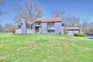 8657 Valleyview Dr, Florence, KY 41042 - Photo 2