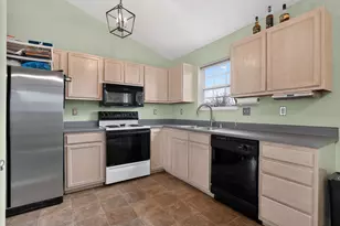 121 Indian Creek Dr, Covington, KY 41017 - Photo 2