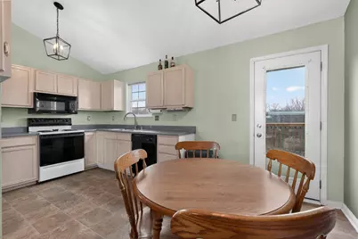 121 Indiancreek Drive, Covington, KY 41017 - Photo 4