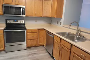 1612 Ashley Ct, Florence, KY 41042 - Photo 2