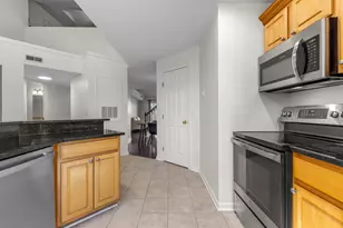 19 Carriage House Dr, Fort Thomas, KY 41075 - Photo 16