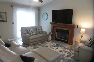 1076 Hampshire Pl, Florence, KY 41042 - Photo 2