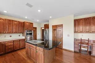 1 Colonel Pointe Dr, Wilder, KY 41076 - Photo 8