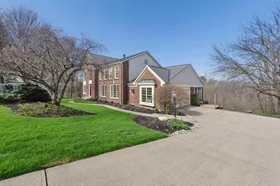 1 Colonel Pointe Drive, Newport, KY 41076 - Photo 2