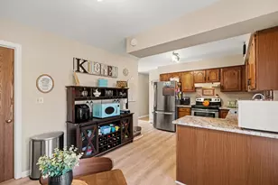 8182 N Dilcrest Cir, Florence, KY 41042 - Photo 8