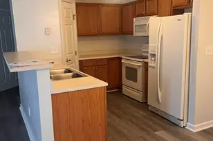 955 Mistflower Ln, Florence, KY 41042 - Photo 2