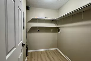 410 Lakeview Dr, Wilder, KY 41071 - Photo 14