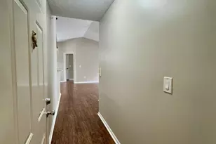 410 Lakeview Dr, Wilder, KY 41071 - Photo 6