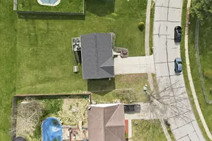 602 Brookwood Dr, Alexandria, KY 41001 - Photo 2