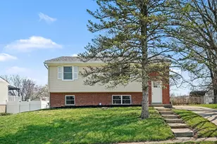 108 Berkley Dr, Florence, KY 41042 - Photo 2