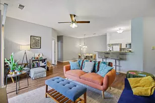 154 Saddlebrook Ln, Florence, KY 41042 - Photo 2