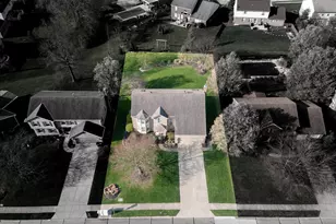 8431 Woodcreek Dr, Florence, KY 41042 - Photo 2