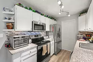 10148 Carnation Ct, Florence, KY 41042 - Photo 4