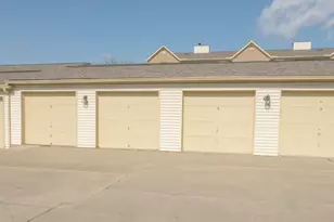 18 Highland Meadows Cir, Highland Heights, KY 41076 - Photo 16