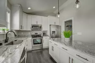 7500 Harvestdale Ln, Florence, KY 41042 - Photo 10