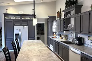 6 Highland Meadows Dr, Highland Heights, KY 41076 - Photo 1