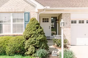 8453 Bridle Ct, Florence, KY 41042 - Photo 2