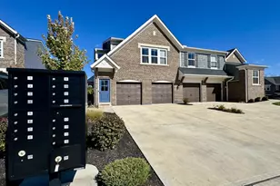 2506 Crosshill Dr, Crescent Springs, KY 41017 - Photo 2