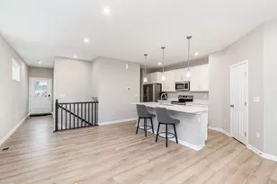 3884 Volterra Ln, Covington, KY 41017 - Photo 8