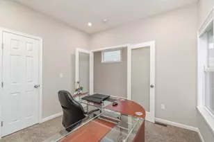 3884 Volterra Ln, Covington, KY 41017 - Photo 4