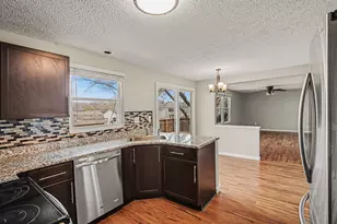 1702 Asher Ct, Hebron, KY 41048 - Photo 4