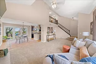 46 Meadow Wood Dr, Florence, KY 41042 - Photo 2