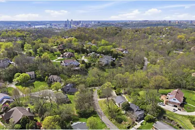 127 Covert Run Pike, Fort Thomas, KY 41075 - Photo 2