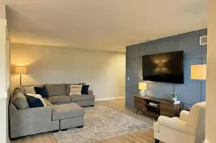 214 Langshire Ct, Florence, KY 41042 - Photo 2