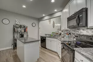 110 Saffron Cir, Fort Thomas, KY 41071 - Photo 4